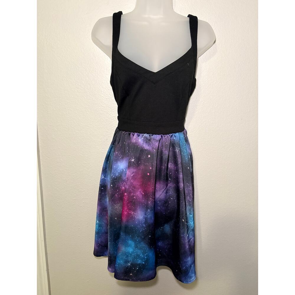 Hot Topic Galaxy Space Print Dress with Pockets Size Medium Side Zip - Picture 2 of 8